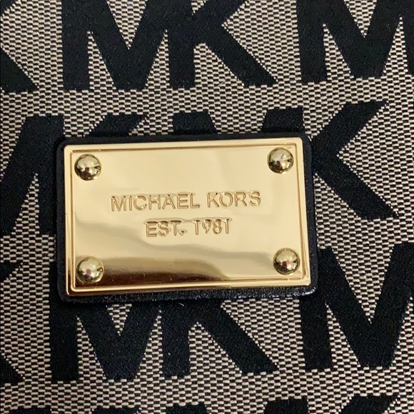Michael Kors Bag - Picture 6 of 9